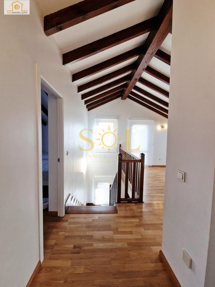 Exclusivo chalet independiente con jardín en Las Paradinas (León) - Foto 46