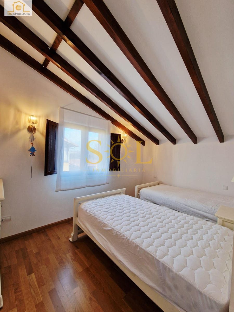 Exclusivo chalet independiente con jardín en Las Paradinas (León) - Foto 47