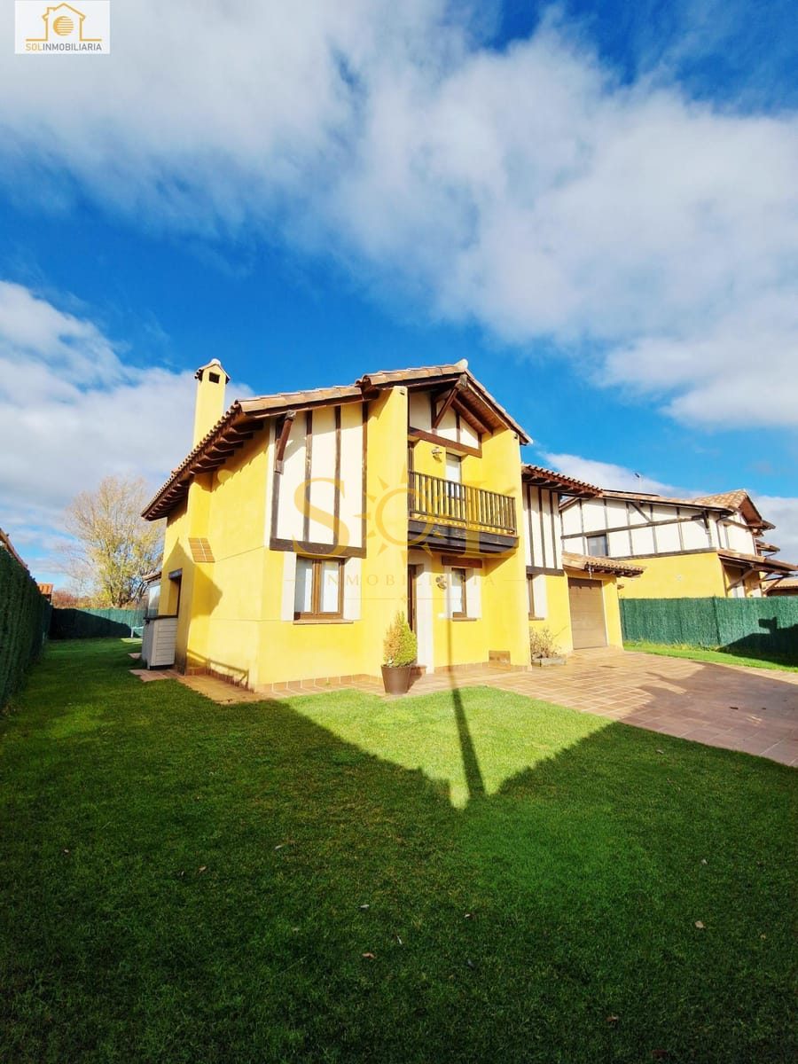 Exclusivo chalet independiente con jardín en Las Paradinas (León) - Foto 5