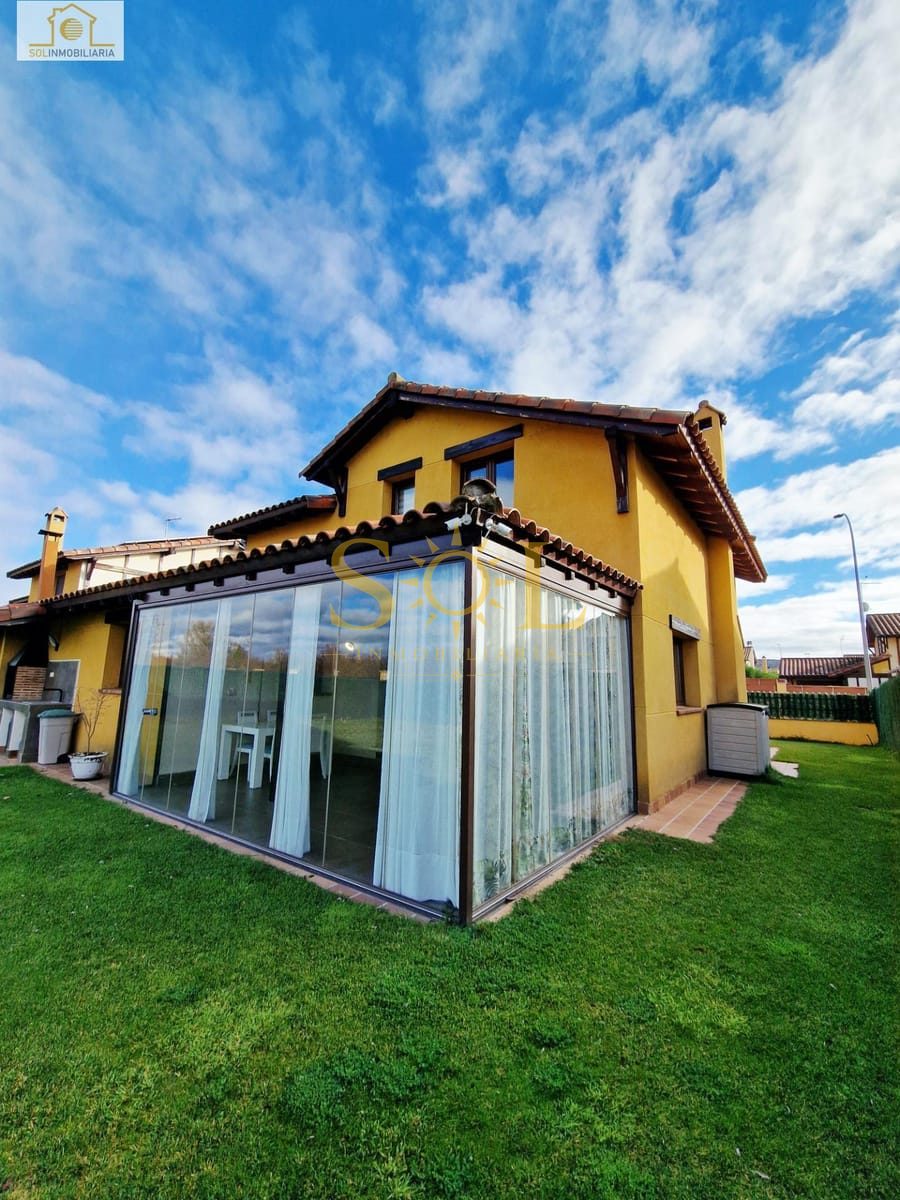 Exclusivo chalet independiente con jardín en Las Paradinas (León) - Foto 7