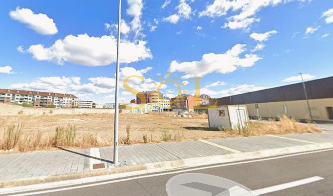 Suelo urbano en esquina calle Orugo en Trobajo del Camino (León) - Foto 7