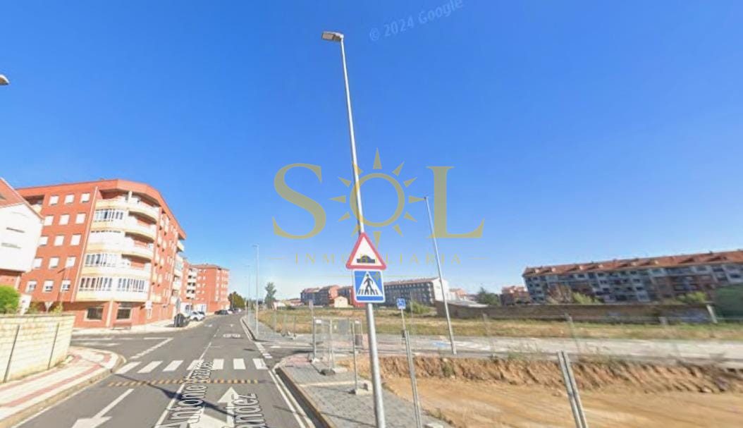 Suelo urbano en esquina calle Orugo en Trobajo del Camino (León) - Foto 9