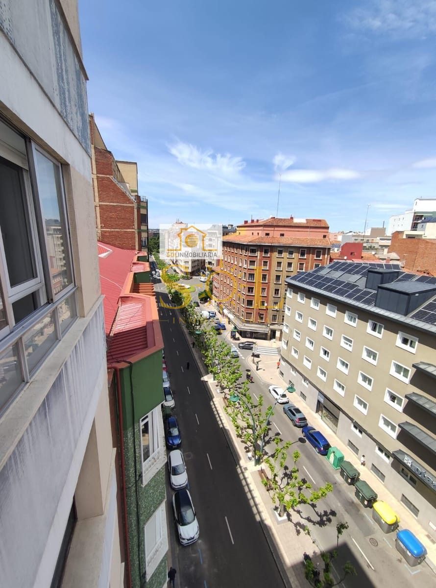 OPORTUNIDAD DE PISO CON FANTÁSTICAS VISTAS NEN EL CENTRO DE LEÓN - Foto 2