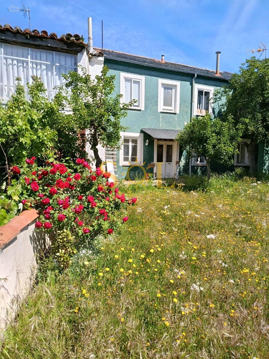 CASA EN SAN MARTIN DEL CAMINO (LEON) - Foto 1