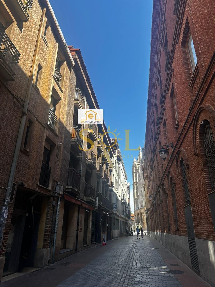 Piso de lujo en pleno casco histórico de León - Foto 3