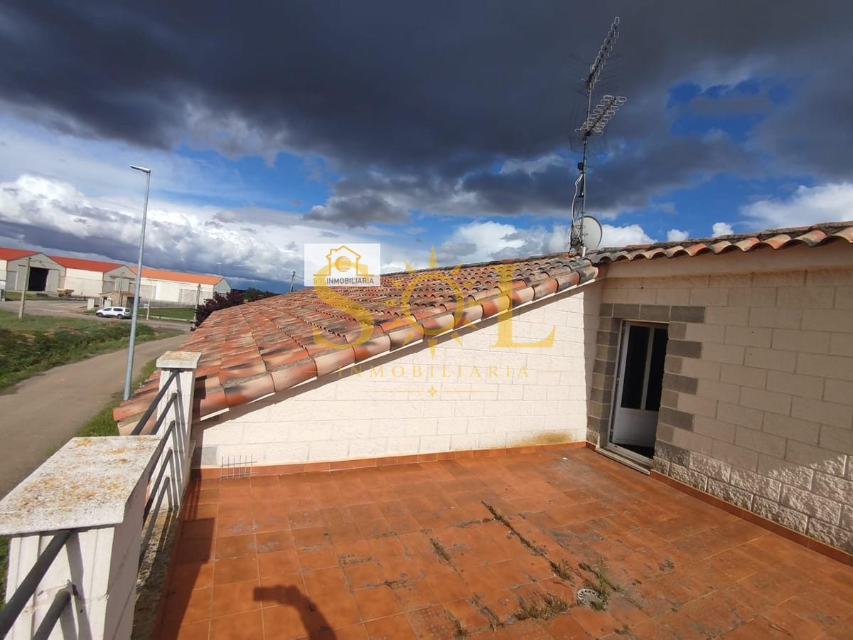 ¡Oportunidad! Amplia vivienda en Quintana del Marco, León - Foto 35