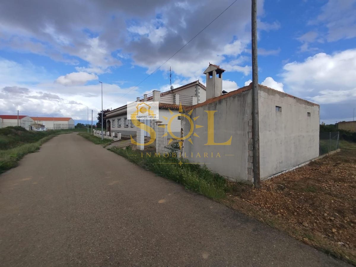 ¡Oportunidad! Amplia vivienda en Quintana del Marco, León - Foto 5