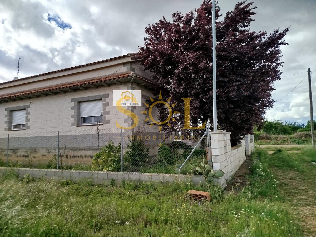 ¡Oportunidad! Amplia vivienda en Quintana del Marco, León - Foto 6