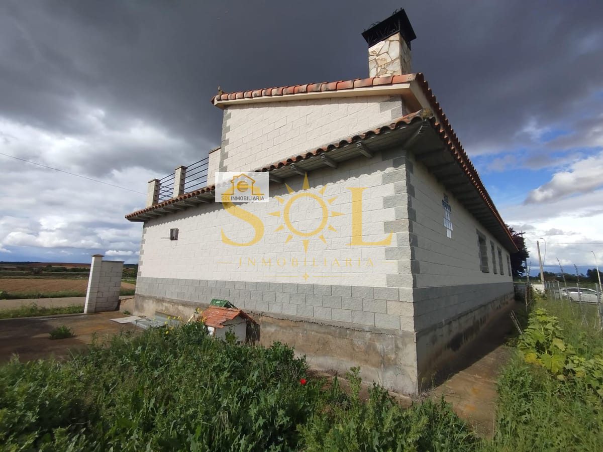 ¡Oportunidad! Amplia vivienda en Quintana del Marco, León - Foto 9