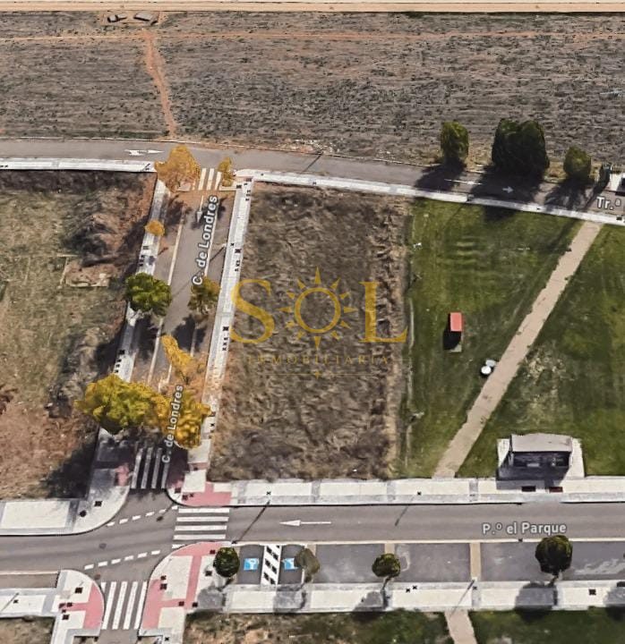 Parcela urbana de 786 m² en La Lastra ideal para 7 adosados - Foto 1