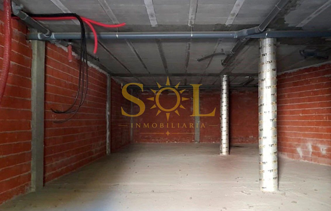 ¡Oportunidad de negocio! Locales comerciales en Puebla de Lillo - Foto 1