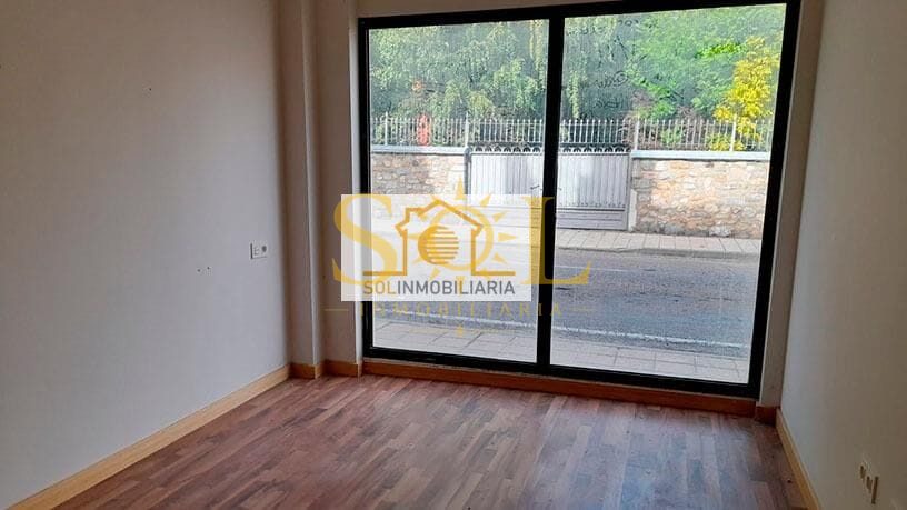 ¡Oportunidad de negocio! Locales comerciales en Puebla de Lillo - Foto 4