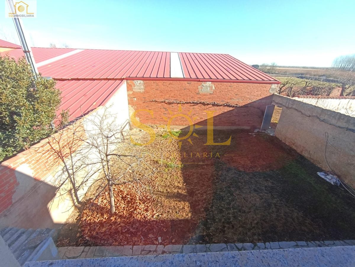 Casa con garaje y jardín en Villanueva de las Manzanas - Foto 17