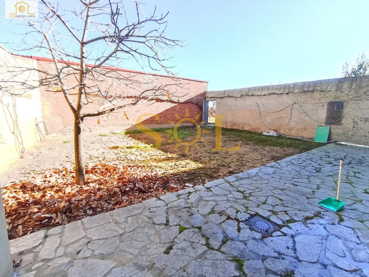 Casa con garaje y jardín en Villanueva de las Manzanas - Foto 18