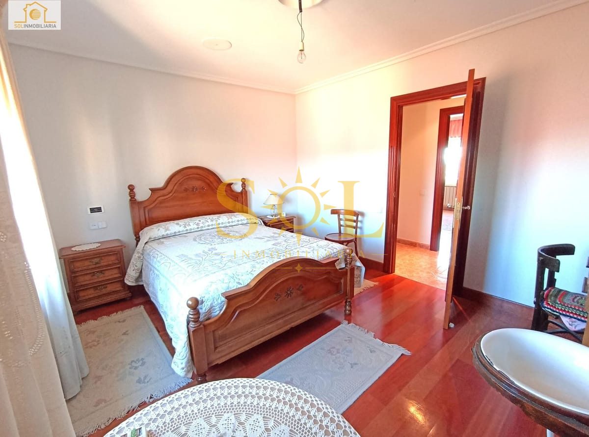 Casa con garaje y jardín en Villanueva de las Manzanas - Foto 8