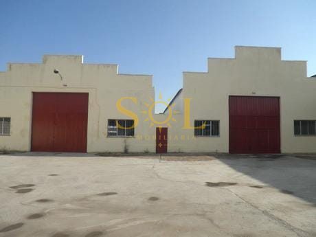 OPORTUNIDAD DE 2 NAVES INDUSTRIALES EN TROBAJO DEL CAMINO - Foto 1