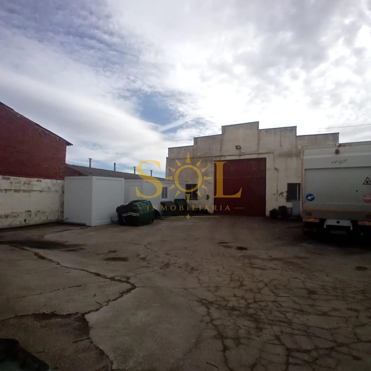 OPORTUNIDAD DE 2 NAVES INDUSTRIALES EN TROBAJO DEL CAMINO - Foto 5