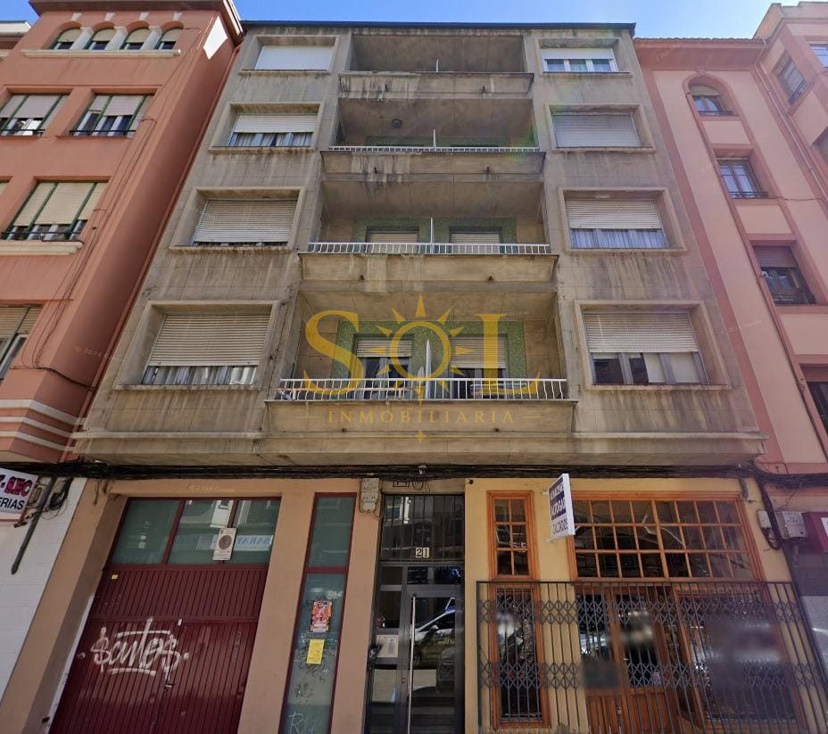 Oportunidad de Inversión en el Centro de León: Edificio con 9 Viviendas. - Foto 1