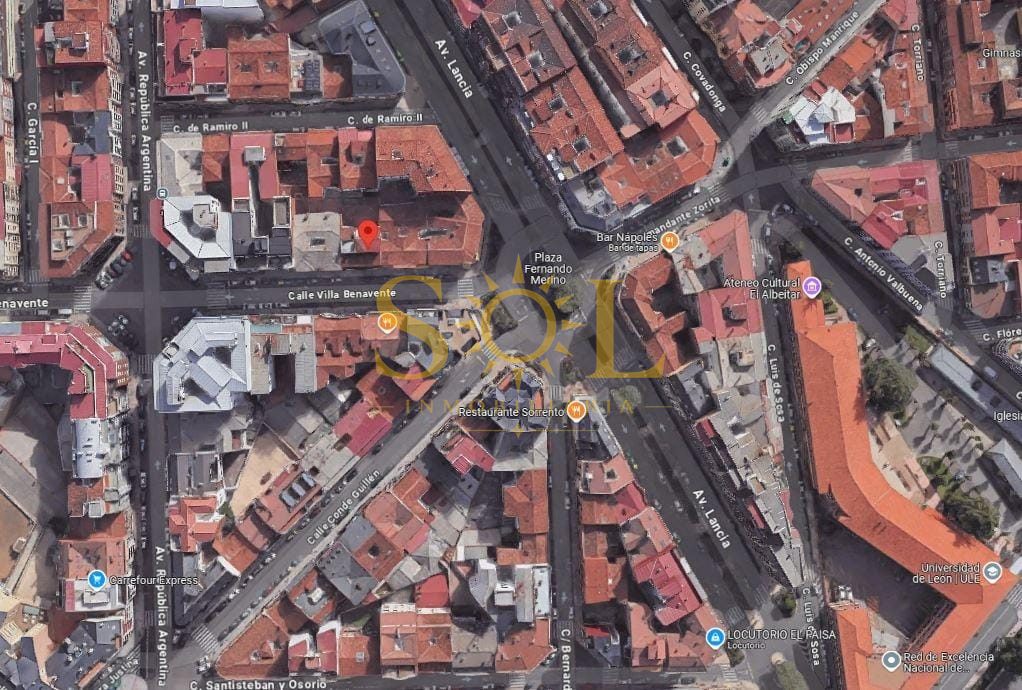 Oportunidad de Inversión en el Centro de León: Edificio con 9 Viviendas. - Foto 3