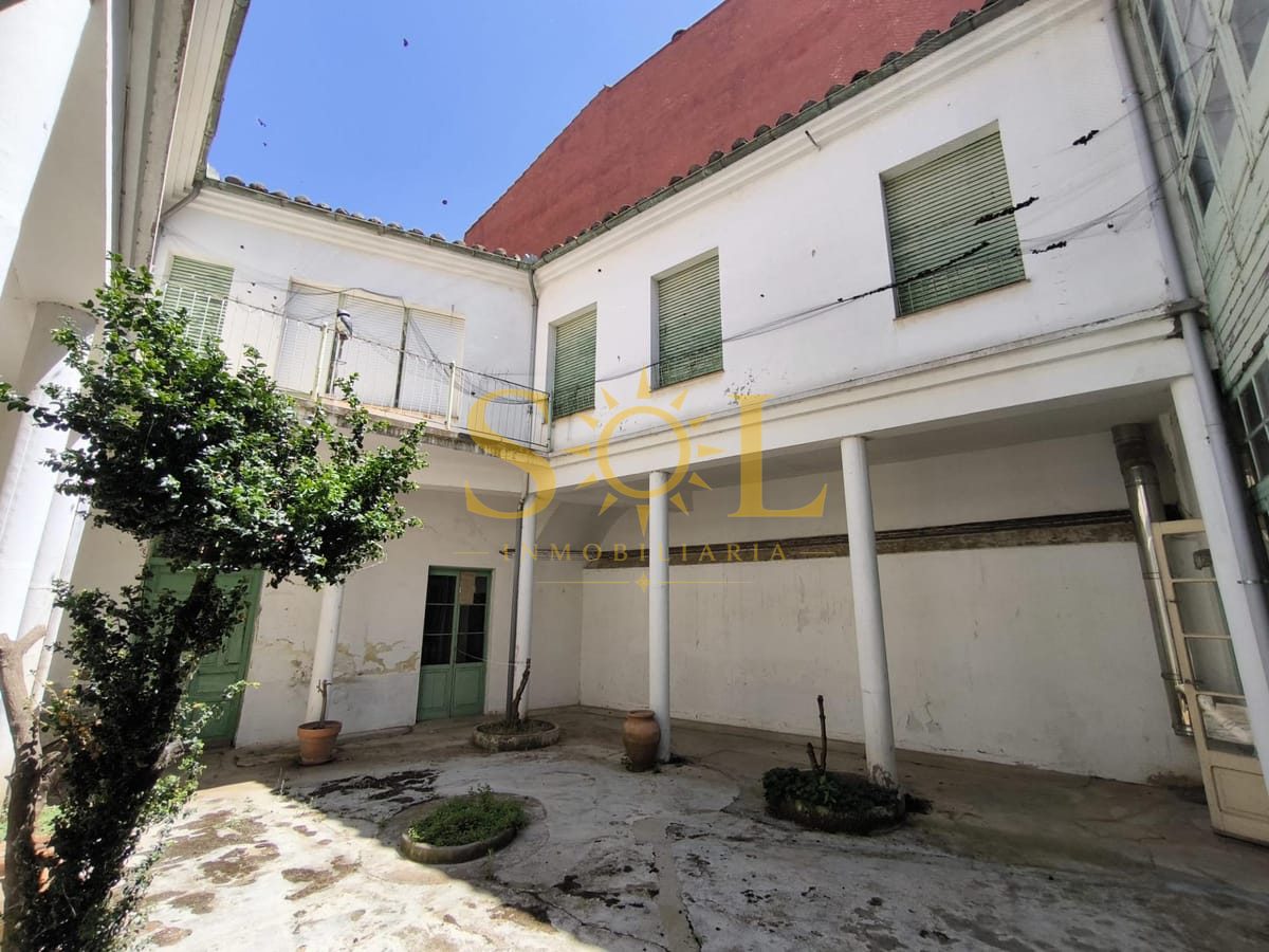 Casa contemporánea única con dos viviendas independientes y patio central - Foto 48