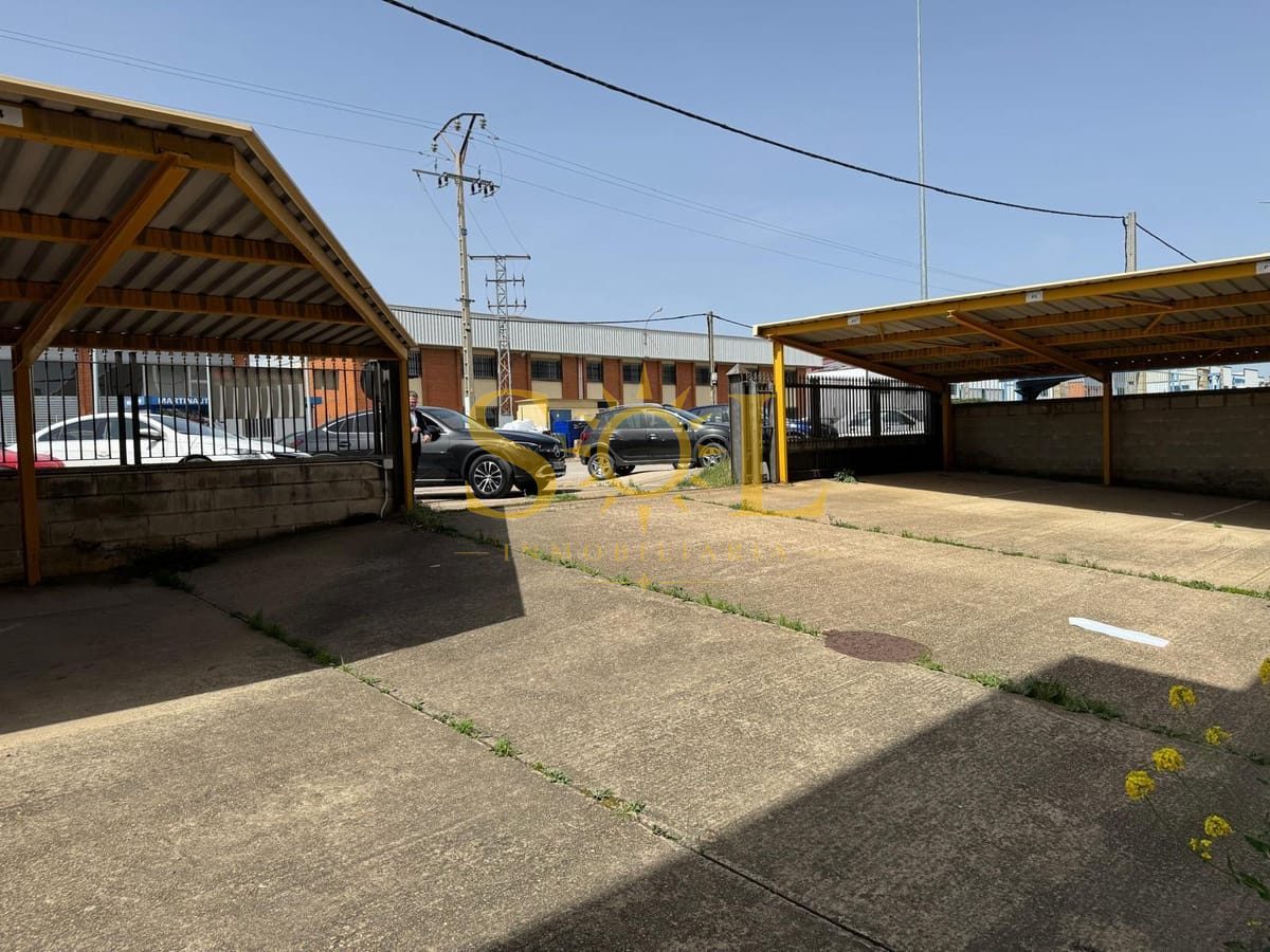 Nave industrial en Onzonilla actualmente arrendada. Inversores rentabilidad. - Foto 7