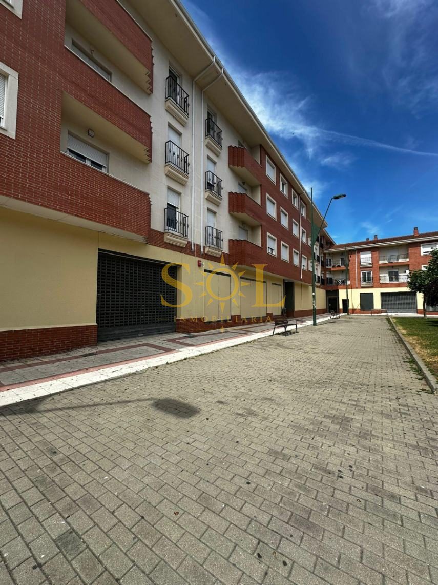 LOCAL DE 4000 M2 PARA GRANDES SUPERFICIES - Foto 1