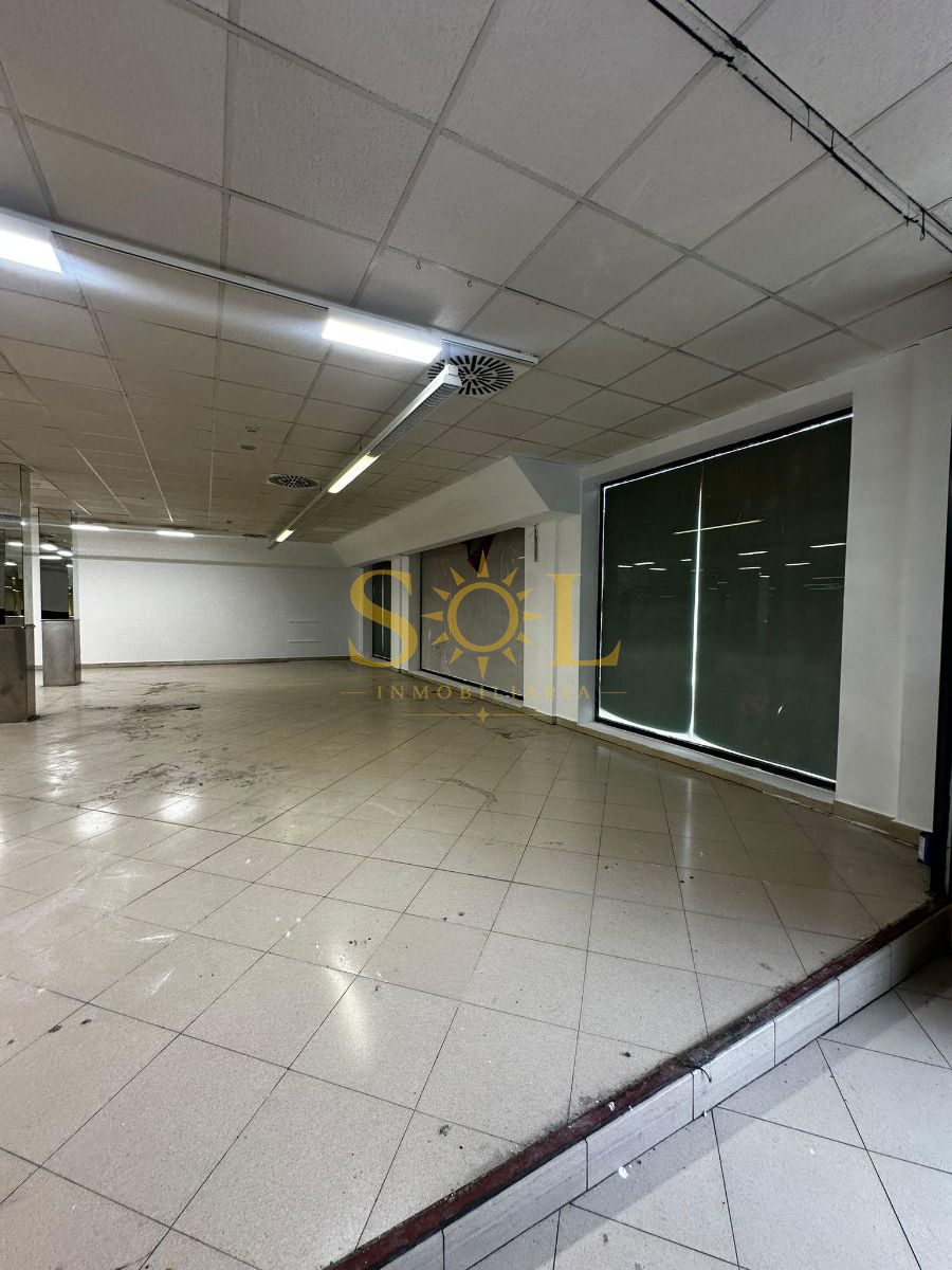 LOCAL DE 4000 M2 PARA GRANDES SUPERFICIES - Foto 32