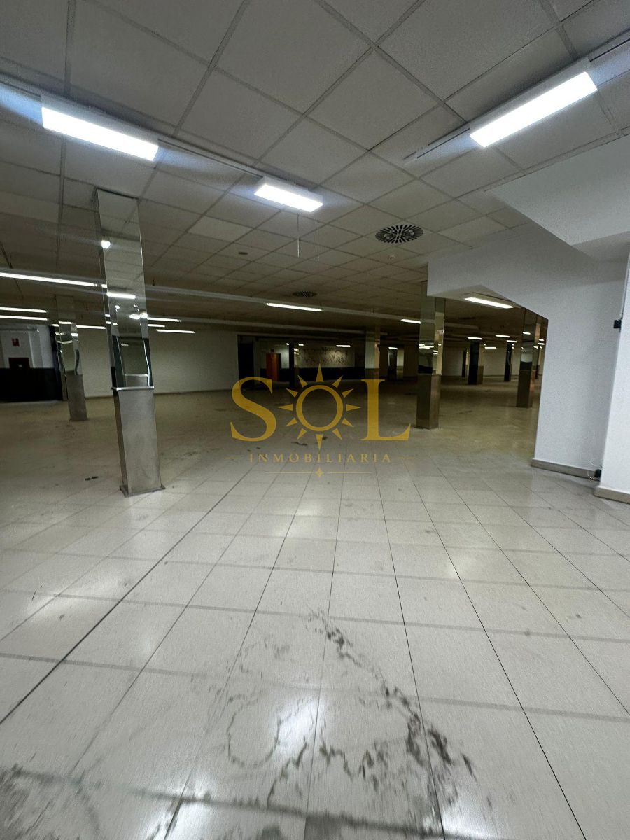 LOCAL DE 4000 M2 PARA GRANDES SUPERFICIES - Foto 33