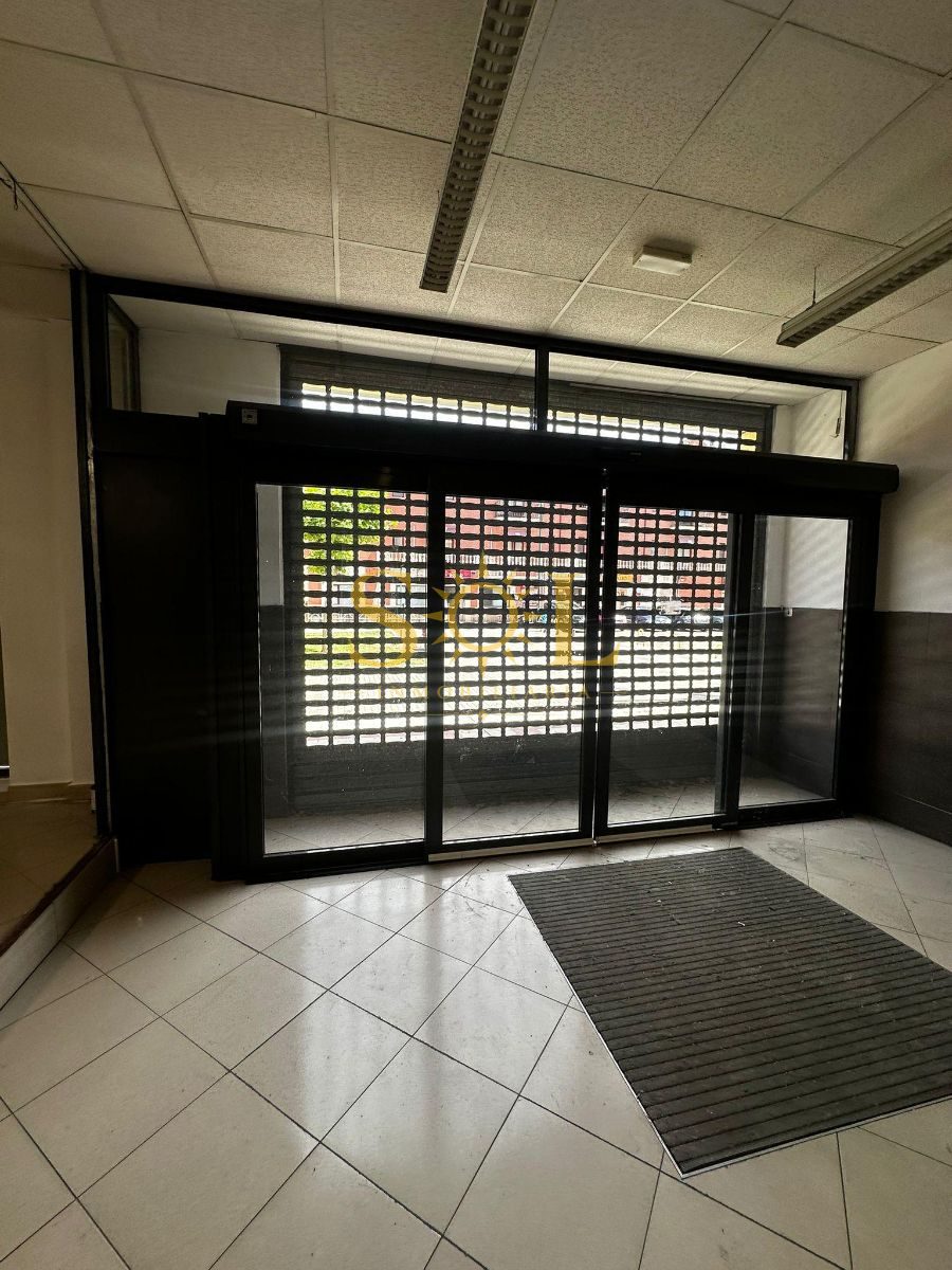 LOCAL DE 4000 M2 PARA GRANDES SUPERFICIES - Foto 40