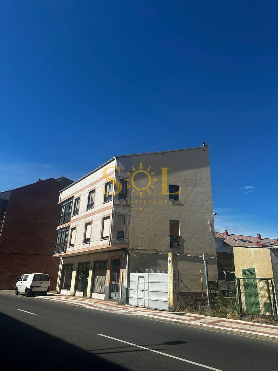 EDIFICIO EN TROBAJO DEL CAMINO - Foto 3