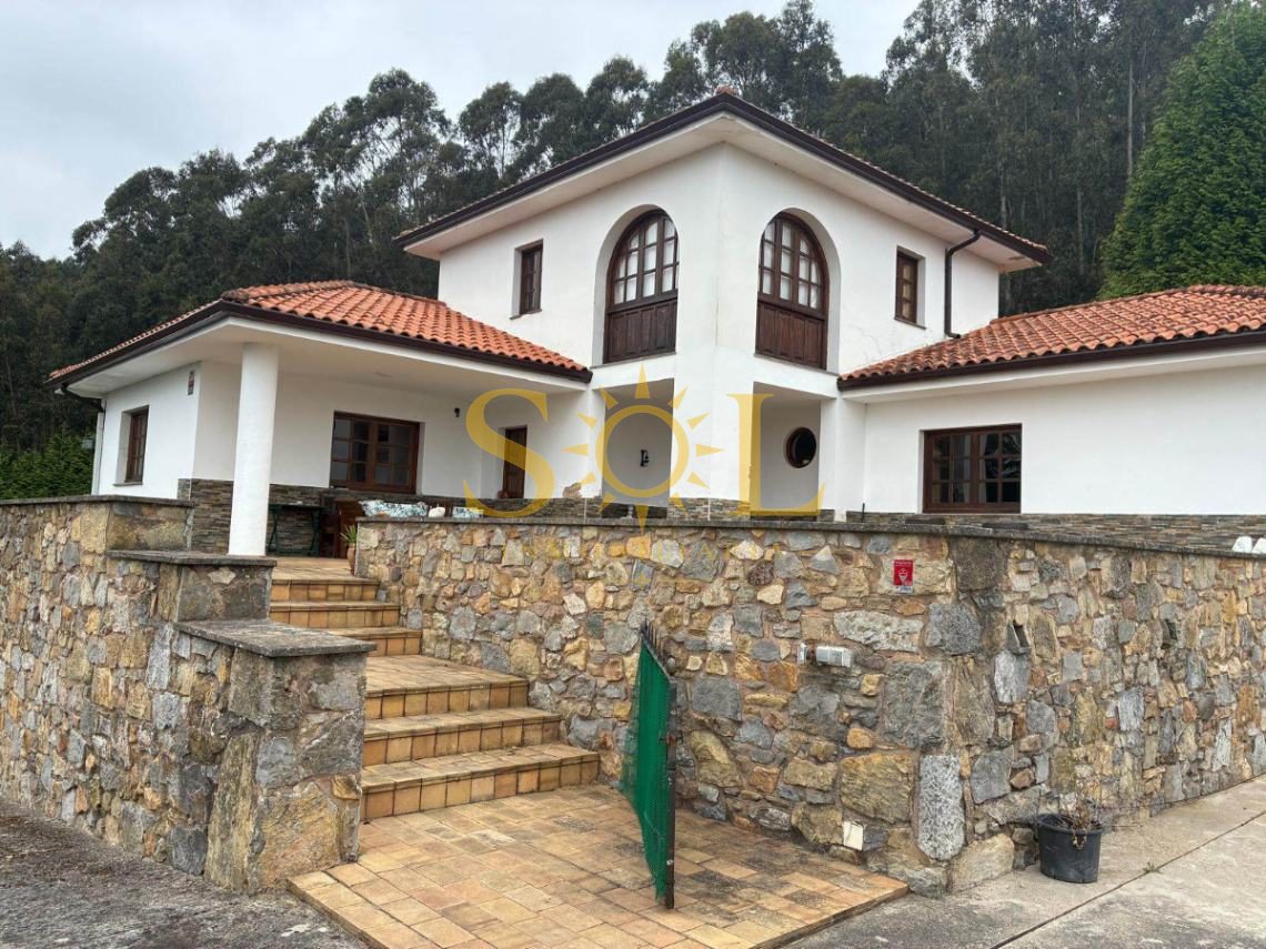 MAGNIFICO CHALET DE DOS PLANTAS Y SOTANO EN LOS CABOS (Pravia-Asturias) - Foto 1