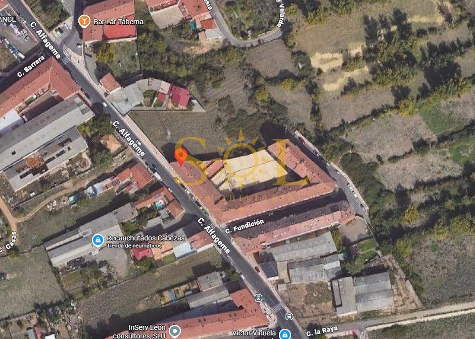 Se vende local en calle alfageme , trobajo del camino - Foto 3