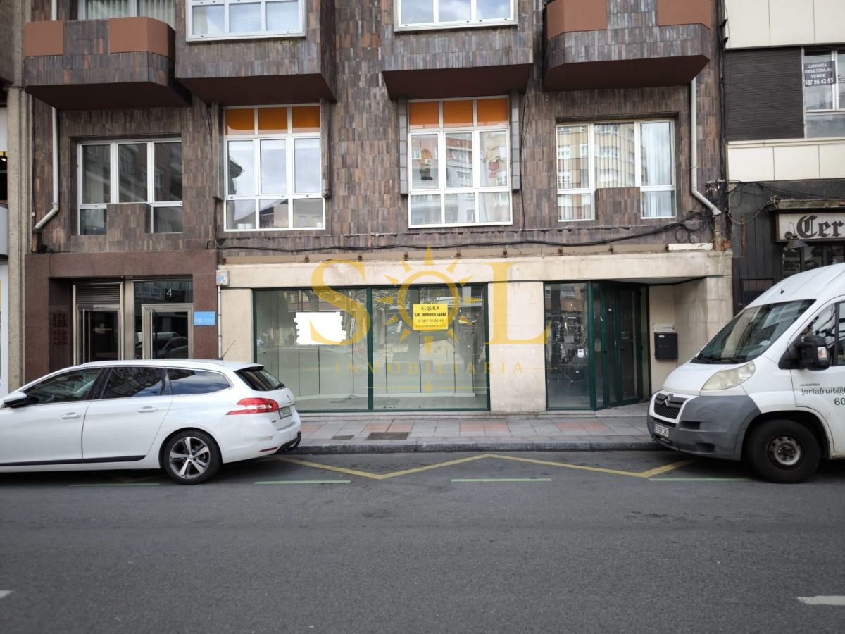 Local Comercial en Plaza Cortes Leonesas (Centro) - Foto 1