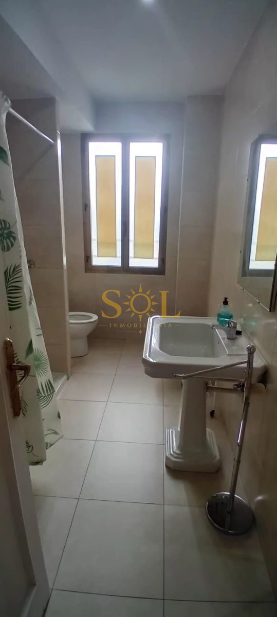 SE ALQUILA PISO POR HABITACIONES PARA ESTUDIANTES EN EL CENTRO - Foto 25
