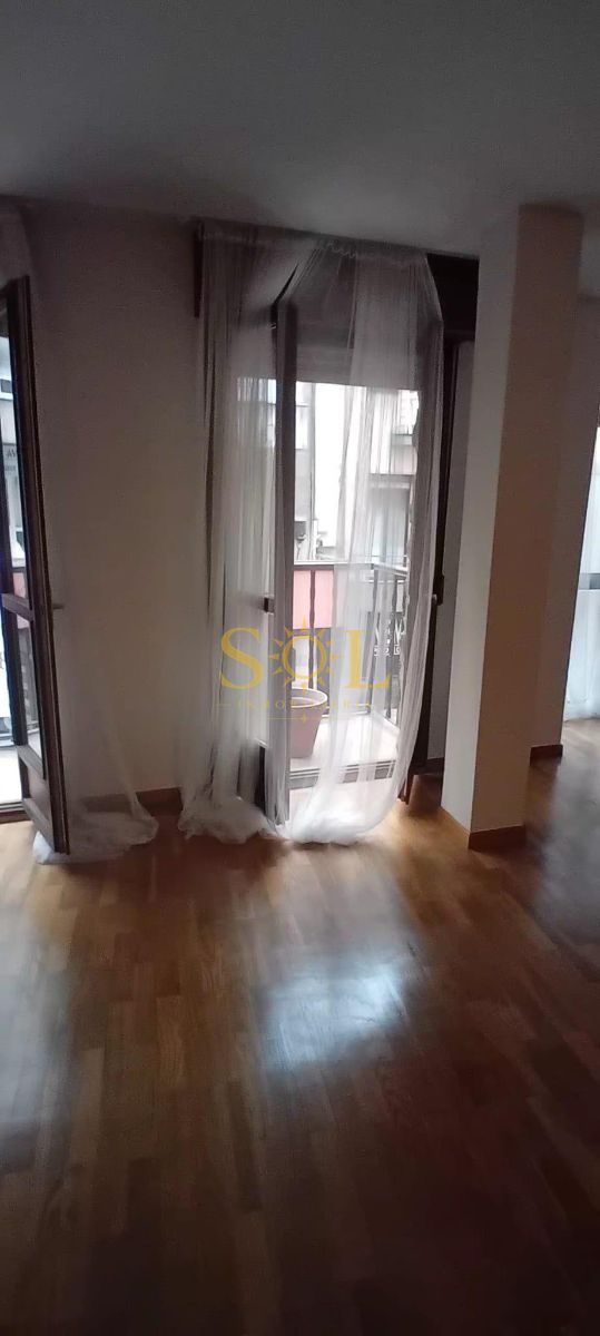 VENTA DE PLANTA ENTERA DE OFICINA EN EL CENTRO DE OVIEDO ( CON POSIBILIDAD DE CAMBIO DE USO A VIVIENDA) - Foto 10