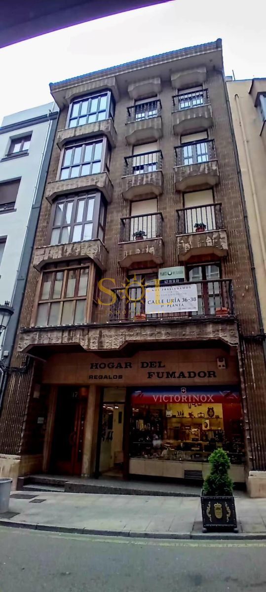 VENTA DE PLANTA ENTERA DE OFICINA EN EL CENTRO DE OVIEDO ( CON POSIBILIDAD DE CAMBIO DE USO A VIVIENDA) - Foto 2