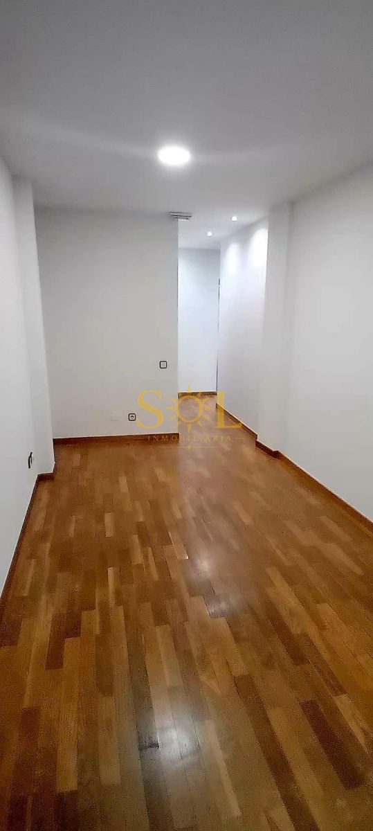VENTA DE PLANTA ENTERA DE OFICINA EN EL CENTRO DE OVIEDO ( CON POSIBILIDAD DE CAMBIO DE USO A VIVIENDA) - Foto 23
