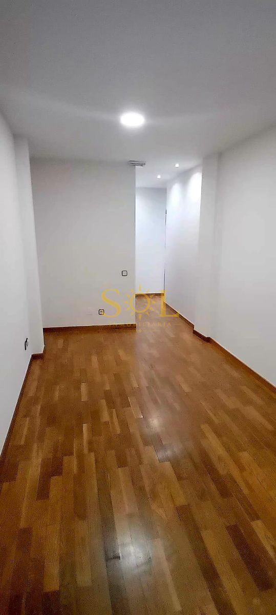 VENTA DE PLANTA ENTERA DE OFICINA EN EL CENTRO DE OVIEDO ( CON POSIBILIDAD DE CAMBIO DE USO A VIVIENDA) - Foto 24