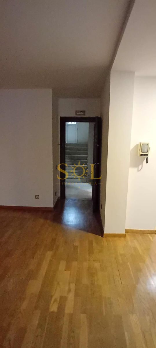 VENTA DE PLANTA ENTERA DE OFICINA EN EL CENTRO DE OVIEDO ( CON POSIBILIDAD DE CAMBIO DE USO A VIVIENDA) - Foto 26