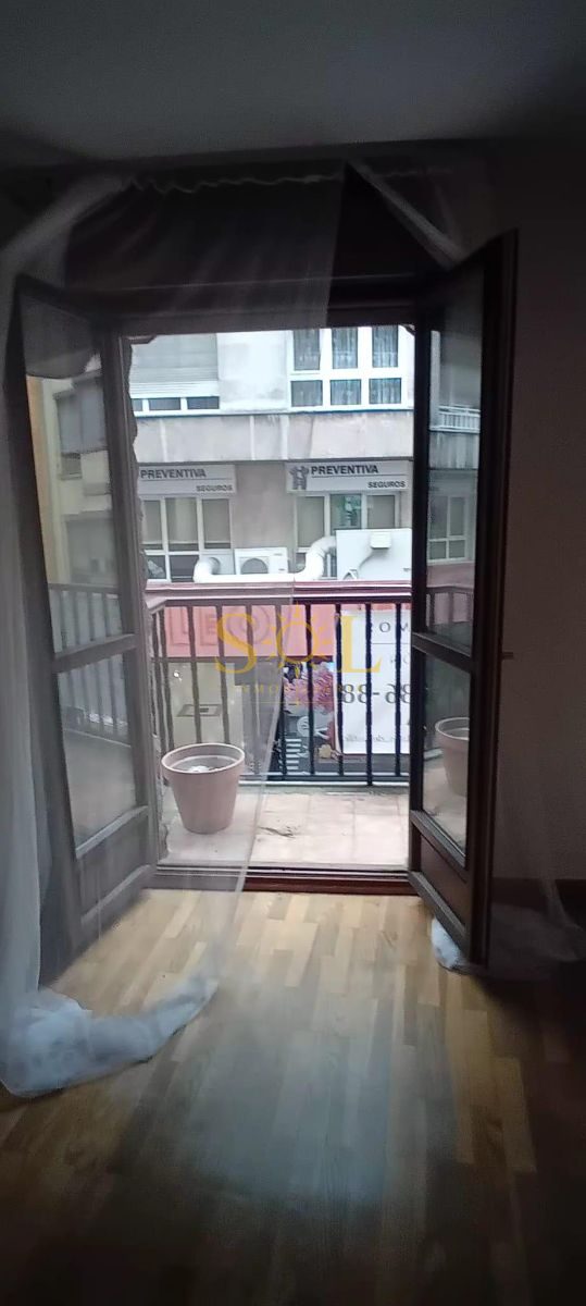 VENTA DE PLANTA ENTERA DE OFICINA EN EL CENTRO DE OVIEDO ( CON POSIBILIDAD DE CAMBIO DE USO A VIVIENDA) - Foto 3
