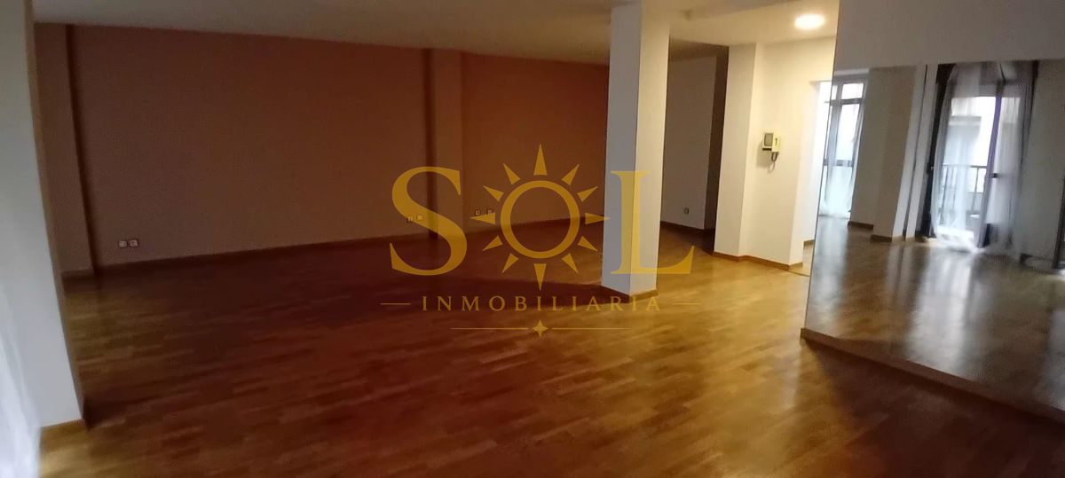 VENTA DE PLANTA ENTERA DE OFICINA EN EL CENTRO DE OVIEDO ( CON POSIBILIDAD DE CAMBIO DE USO A VIVIENDA) - Foto 9