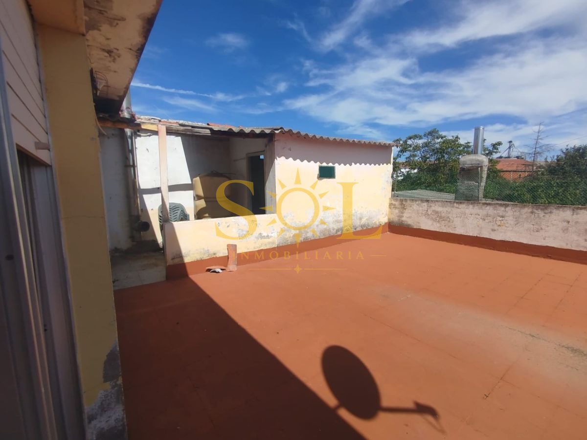Venta de casa en Bustillo del Páramo para reformar. - Foto 2