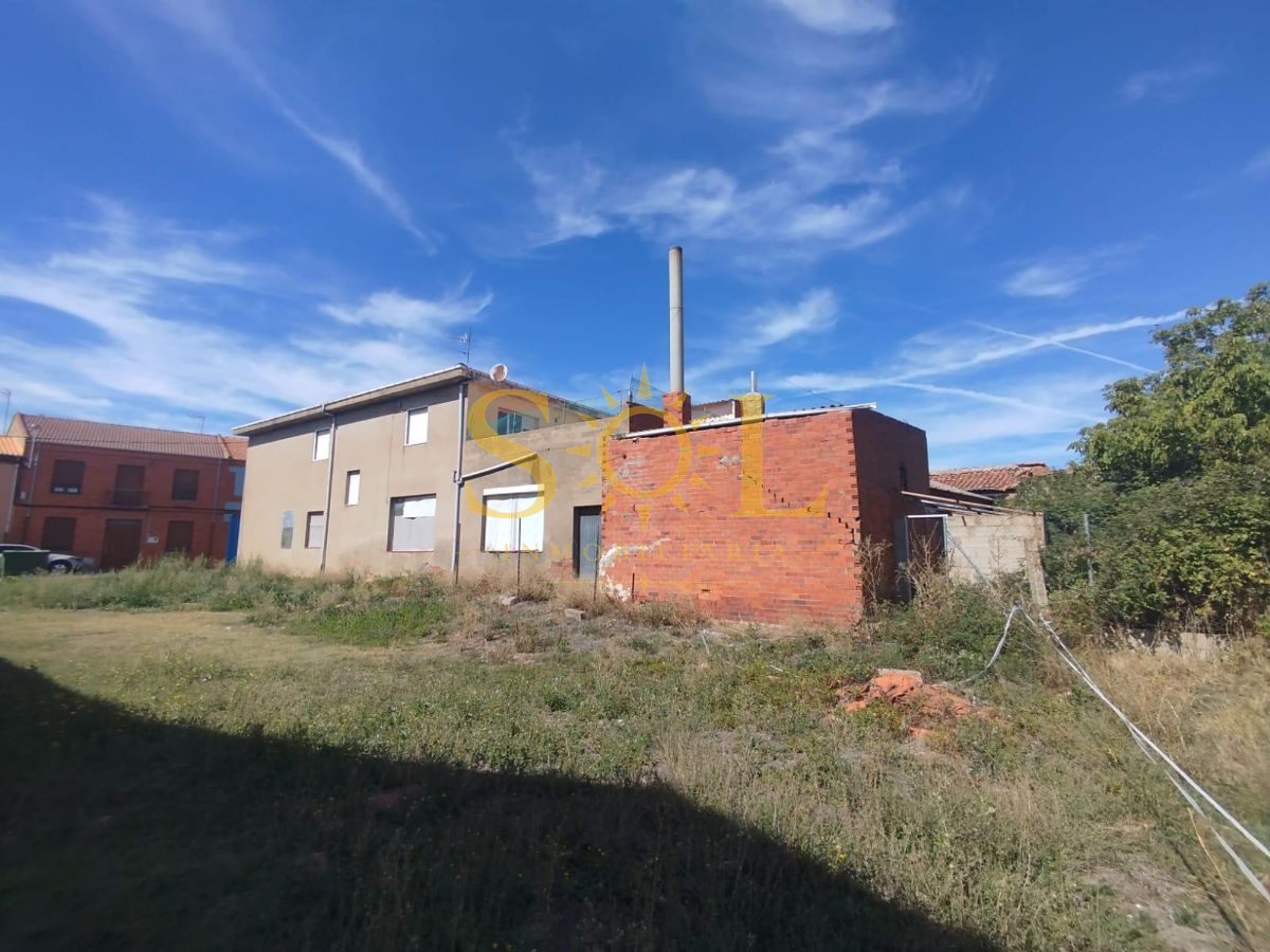 Venta de casa en Bustillo del Páramo para reformar. - Foto 7
