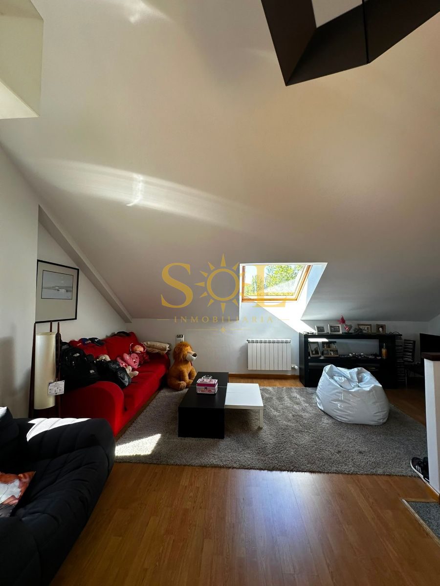 VENTA DE CHALET ADOSADO CON JARDÍN A TRES FACHADAS - Foto 10