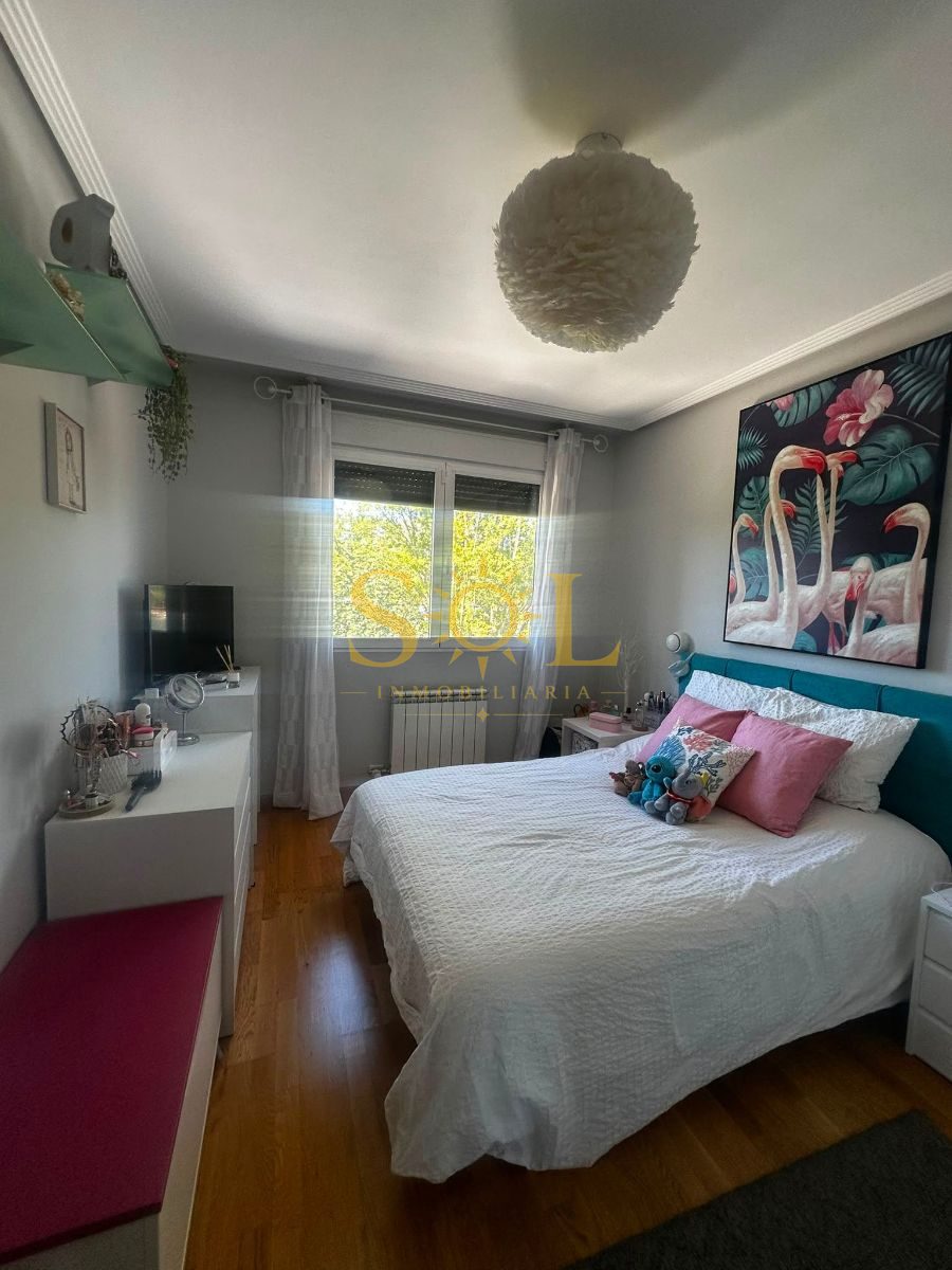 VENTA DE CHALET ADOSADO CON JARDÍN A TRES FACHADAS - Foto 19