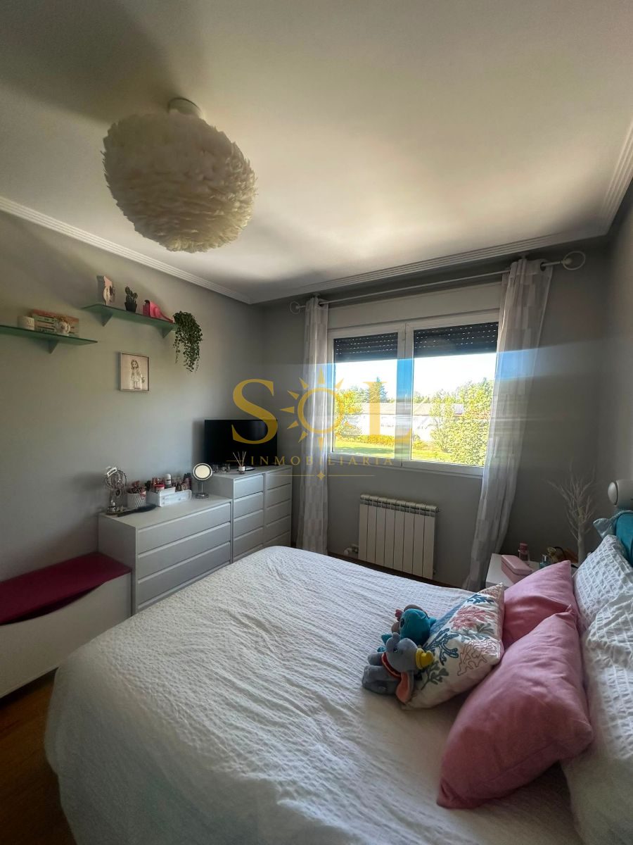 VENTA DE CHALET ADOSADO CON JARDÍN A TRES FACHADAS - Foto 21