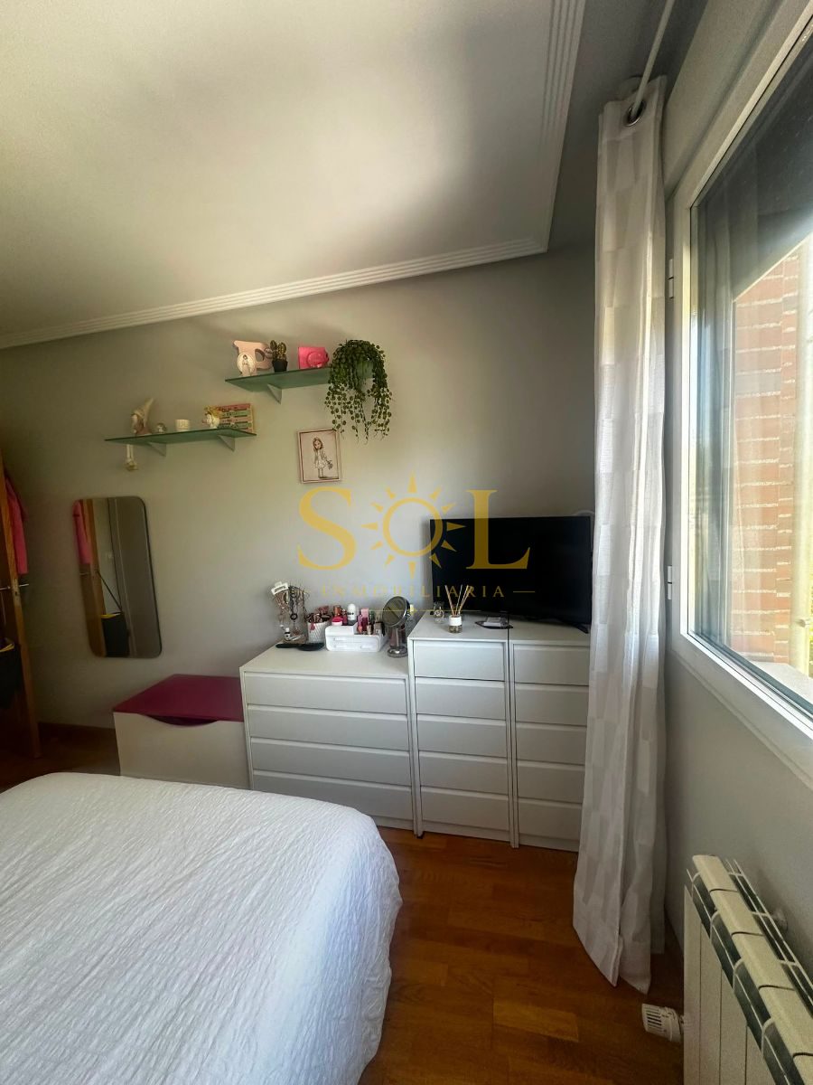 VENTA DE CHALET ADOSADO CON JARDÍN A TRES FACHADAS - Foto 22
