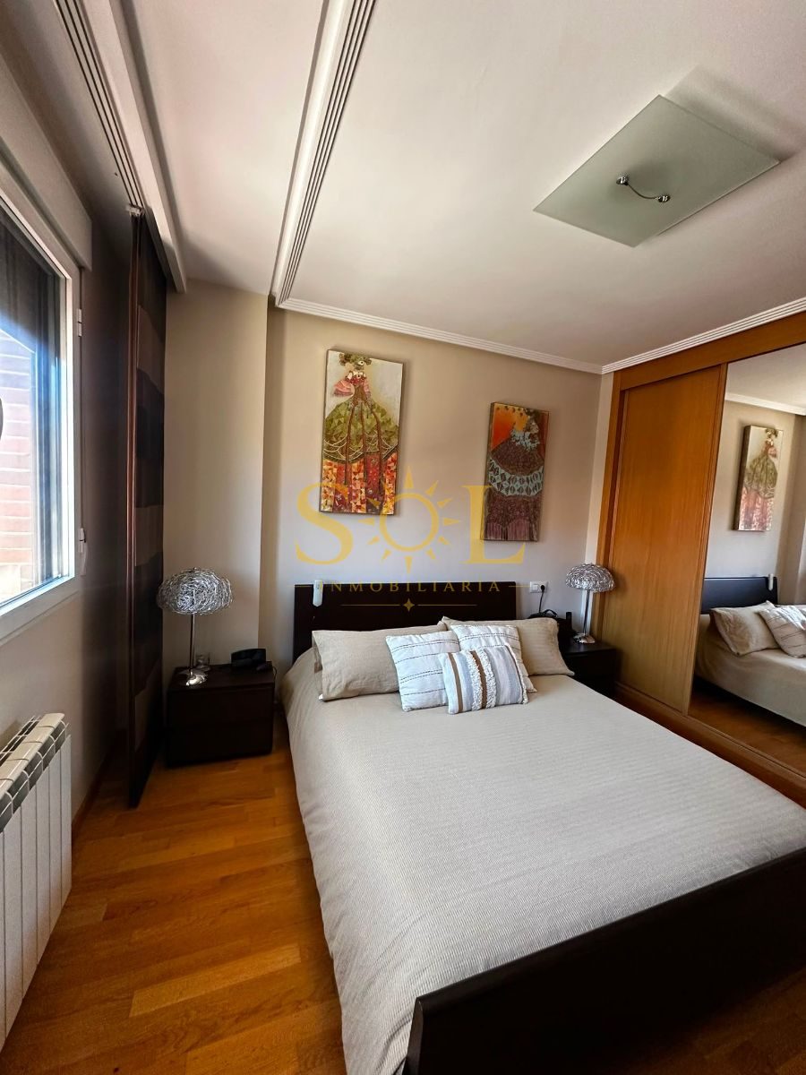 VENTA DE CHALET ADOSADO CON JARDÍN A TRES FACHADAS - Foto 33