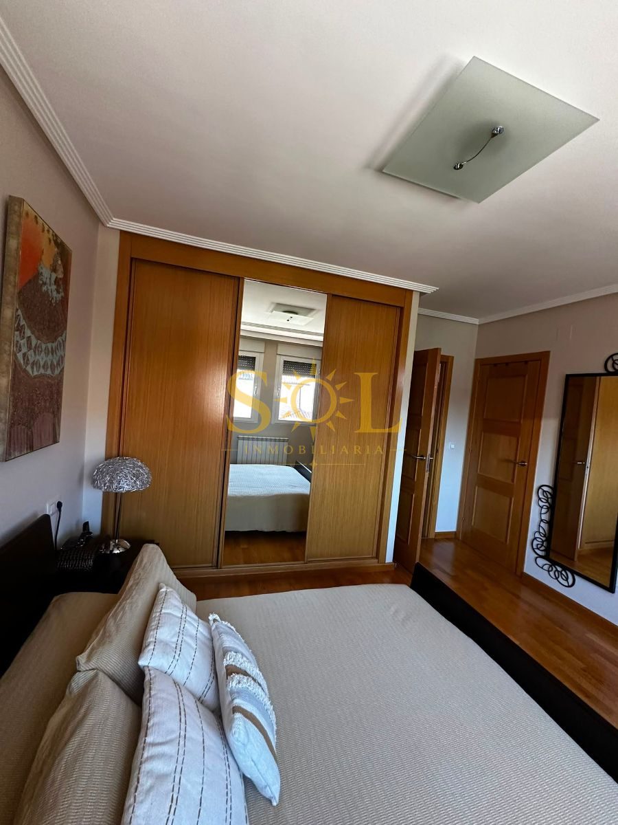 VENTA DE CHALET ADOSADO CON JARDÍN A TRES FACHADAS - Foto 35