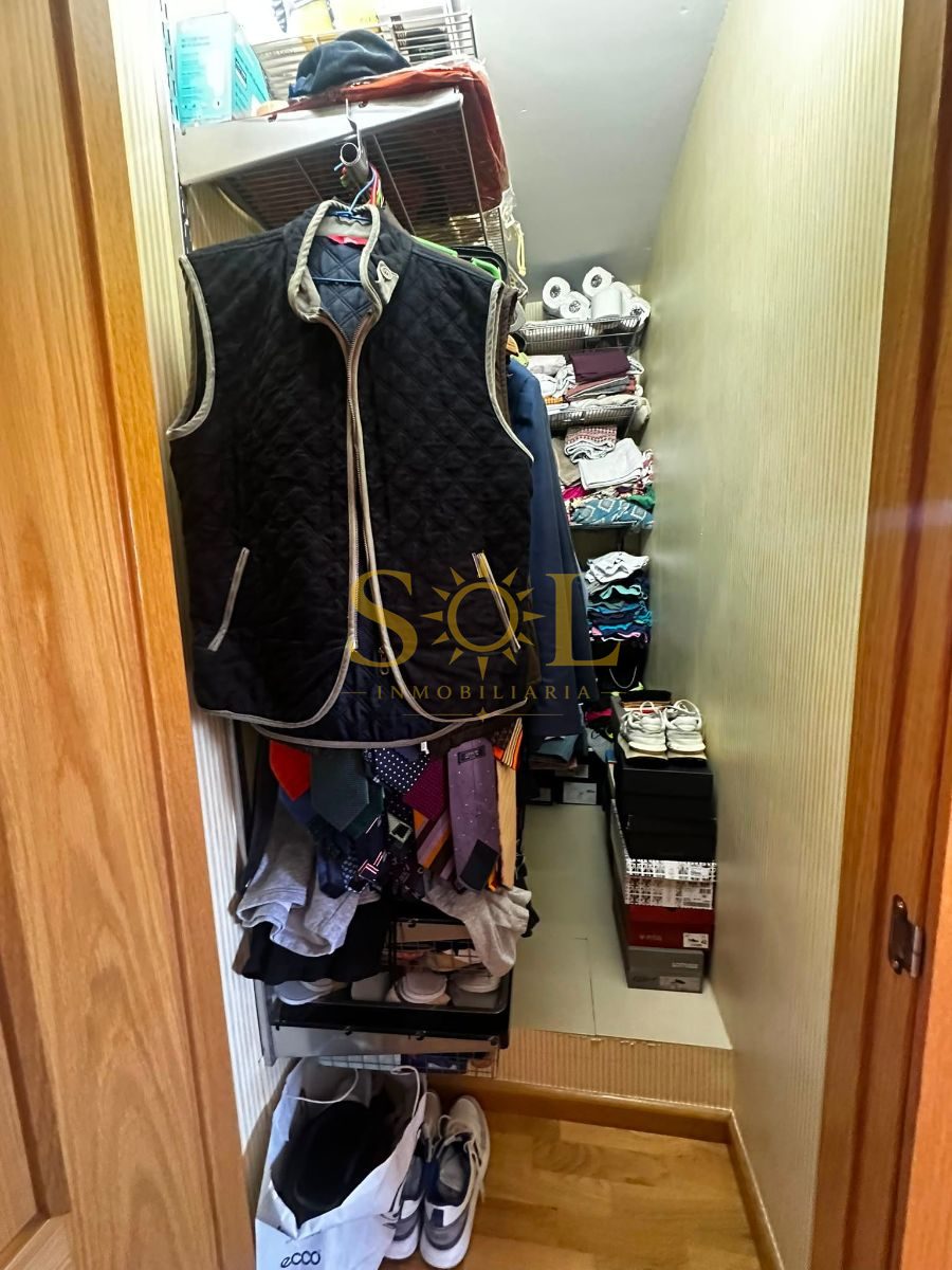 VENTA DE CHALET ADOSADO CON JARDÍN A TRES FACHADAS - Foto 37